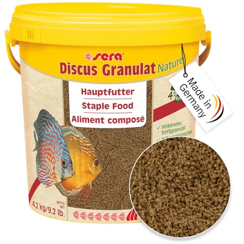 sera Discus Granulat Nature 10 L (4,2 kg) - Hauptfutter für alle Diskusfische, Futter für Diskus von sera