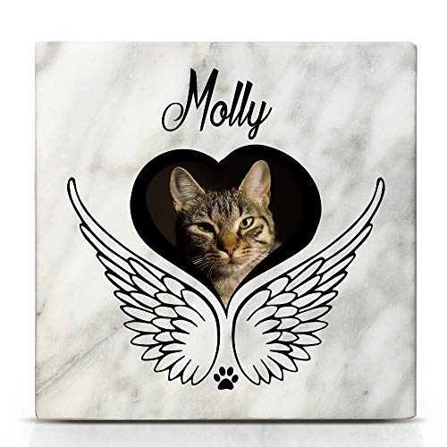 TULLUN Individueller Personalisierter Weißer Natur Marmor Gedenkstein für Hunde, Katze und andere Haustiere - Größe 10 x 10 cm - Engelsflügel von TULLUN