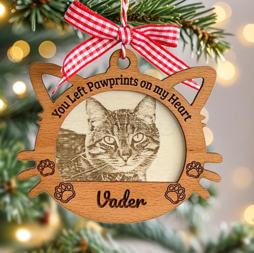 Tarngod Personalisierte Haustier-Gedenkornamente, personalisierbarer Name und lasergravierte Holzfoto-Andenken für Katzen und Hunde, Weihnachtsbaum-Anhänger (Katze aus Holz) von Tarngod