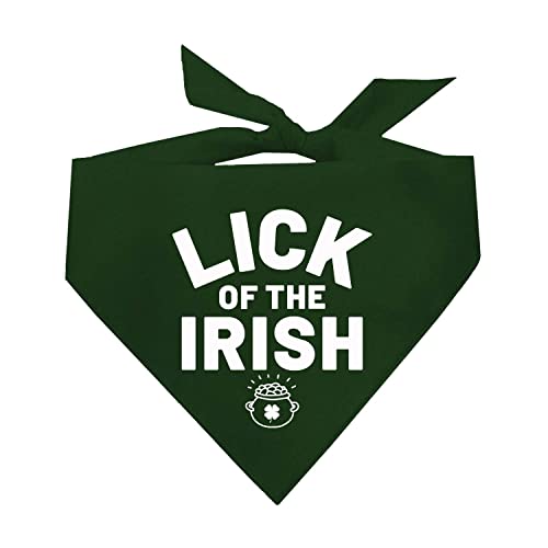 Lick of The Irish St. Patricks Day Hundehalstuch, Dunkelgrün von Tees & Tails