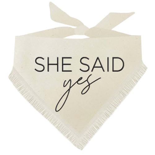 She Said Yes! Boho-Hundehalstuch mit Fransen, natürliche Hochzeitsankündigung (Natur, Puff 19 Trim 1) von Tees & Tails