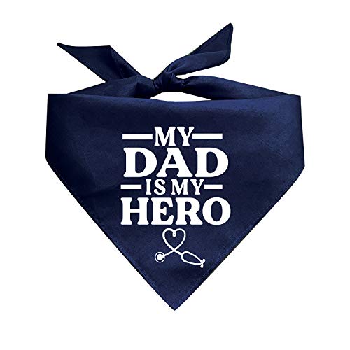 Tees & Tails My Dad is My Healthcare Hero Dreieckstuch für Hunde, verschiedene Farben von Tees & Tails