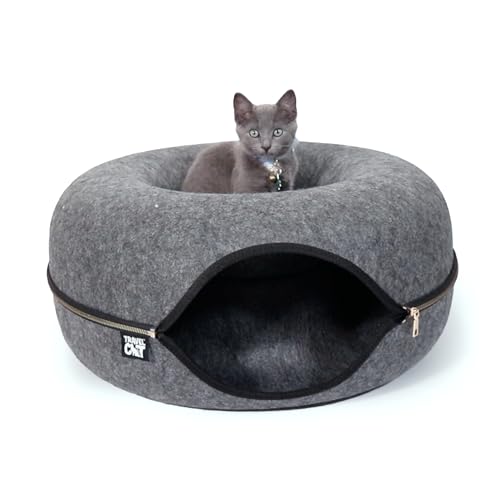 Reisekatze: Donut! Katzenhöhle – Premium-Katzenhöhle, Katzenkratzer und Haustierbett – 53,3 cm Durchmesser – robuste Filzkonstruktion mit goldfarbenem Reißverschluss – bequem und gemütlich – von TRAVEL CAT