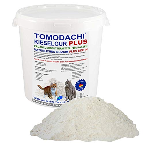 Tomodachi Futterzusatz Katze Kieselerde Plus Biotin natürliche Kieselgur Plus Bierhefe für eine ausgewogene Ernährung reich an natürlichem Silizium, Calzium, Mineralien, Spurenelementen 5 Liter Eimer von Tomodachi