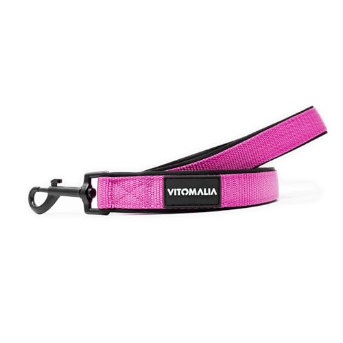 Vitomalia® Hundeleine mit Handschlaufe: 1,20m, Robustes Nylon, weiches Neopren, Schwarze Edelstahl-Details, rost- & nickelfrei – ideal für alle Hunde (Pink) von Vitomalia