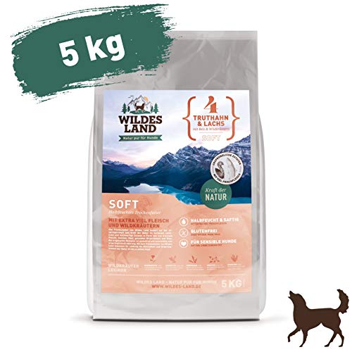 Wildes Land - Halbfeuchtes Trockenfutter für Hunde - Nr. 4 Truthahn & Lachs - 5 kg - mit Reis und Wildkräutern - Glutenfrei - Extra viel Fleisch - Soft Beste Akzeptanz und Verträglichkeit von WILDES LAND