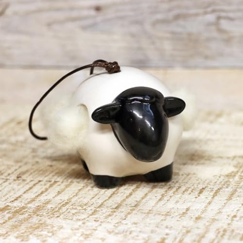Wildlife World Farmyard Range – 'Woolie' hängendes Keramikschaf mit Wolle Wildlife World Farmyard Range – 'Woolie' hängendes Keramikschaf mit Wolle von Wildlife World