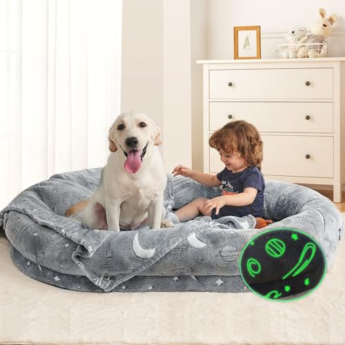 XIECUVA Menschliches Hundebett – 144,8 x 95 x 25,4 cm, großes Hundebett für Menschen, Schlafsack, Bett mit Decke, menschliches Hundebett für Menschen, Kinder, leuchtet im Dunkeln, Sterne, von XIECUVA