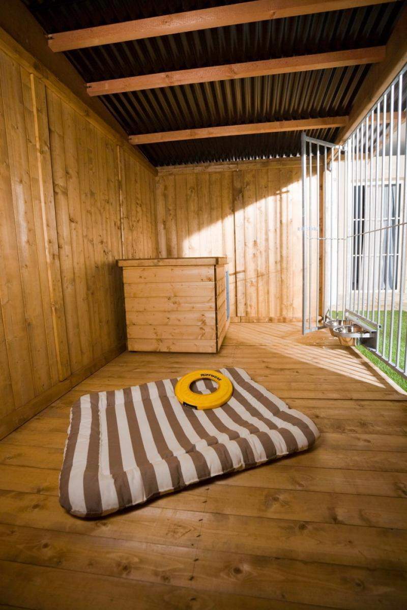 Holzboden für Hundezwinger Villa, naturbelassen, Dickschichtlasur 2,0 x 1,0 m Holzboden für Hundezwinger Villa, naturbelassen, Dickschichtlasur 2,0 x 1,0 m