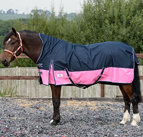 eQuitack Your Passion Is Our Mission Outdoor Winterdecke Turnout 100% Wasserdicht 1200 Denier Regendecke mit Fleece Lining Highneck - Navy/Rosa 125cm von eQuitack Your Passion Is Our Mission